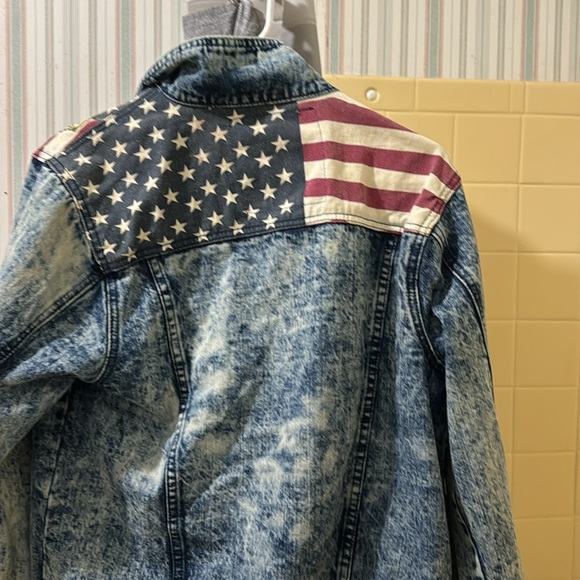 Acid wash jacket with the words freedom champion truth. Stars/stripes on back. - Picture 3 of 3
